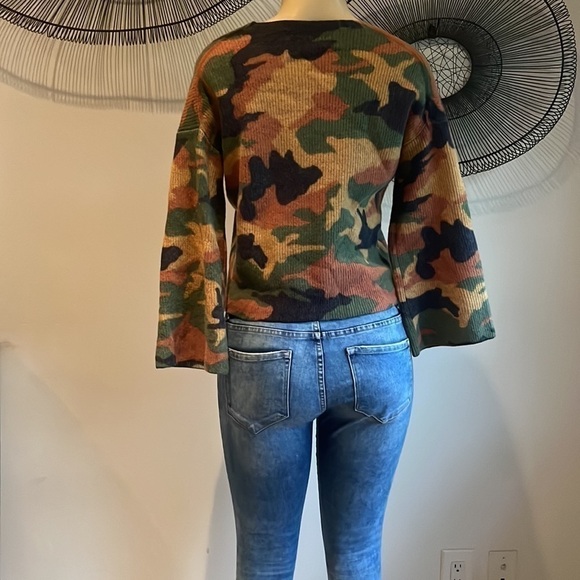 Cottontail Camo Wide-Sleeve Sweater - Picture 8 of 11